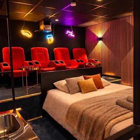 Jacuzzi Et Cinéma, 1 Apartamento